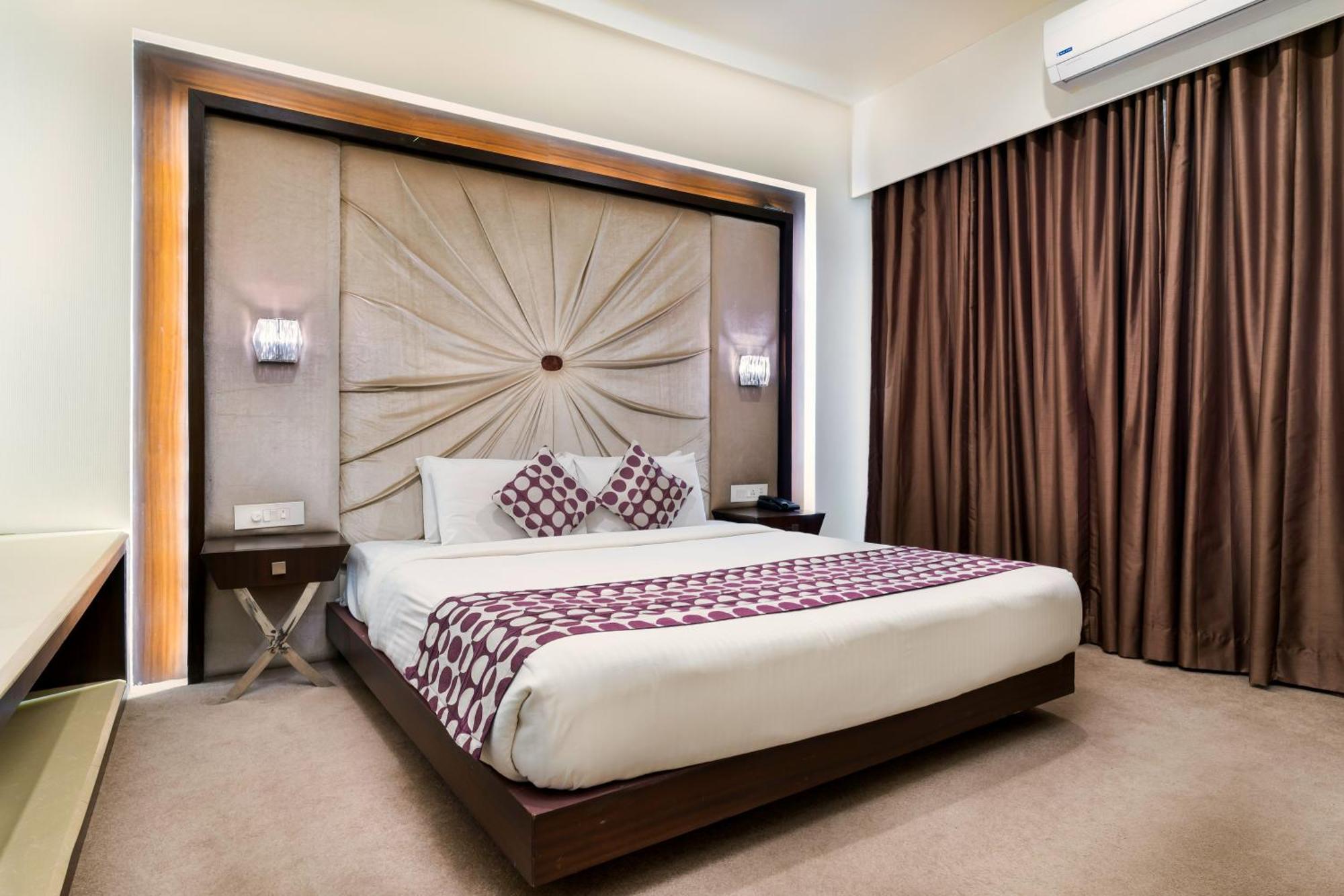 Hotel Ambience Plaza Jmd - Delhi Airport นิวเดลี ภายนอก รูปภาพ